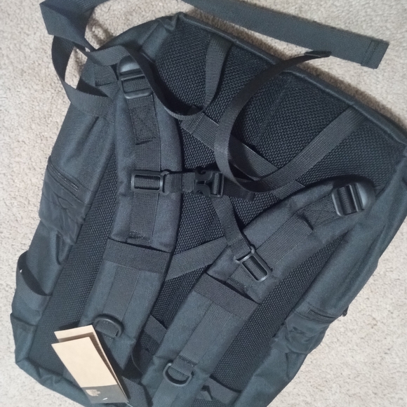 NWT The north face backpack - Picture 3 of 8